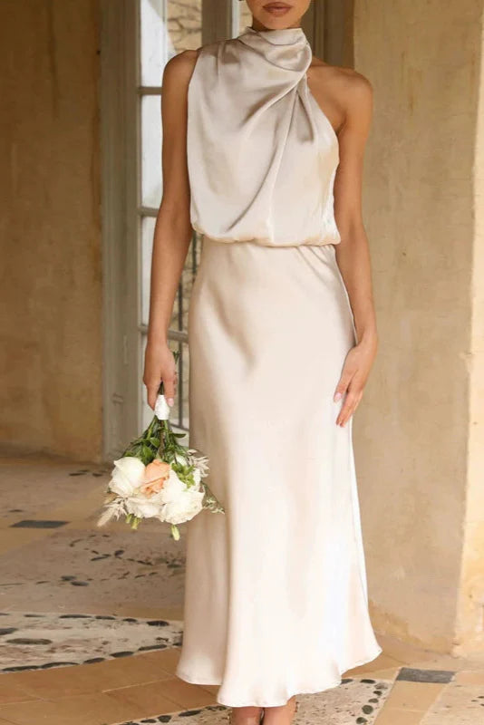 Robe longue en satin avec col licou