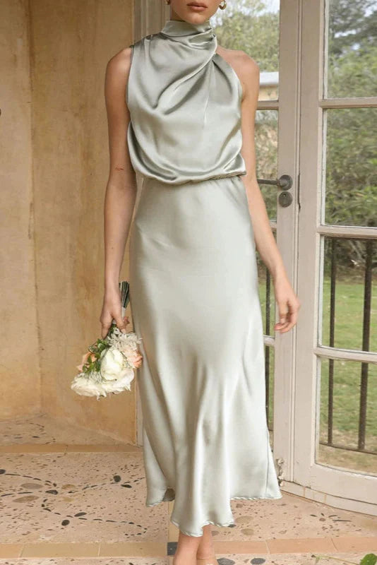 Robe longue en satin avec col licou