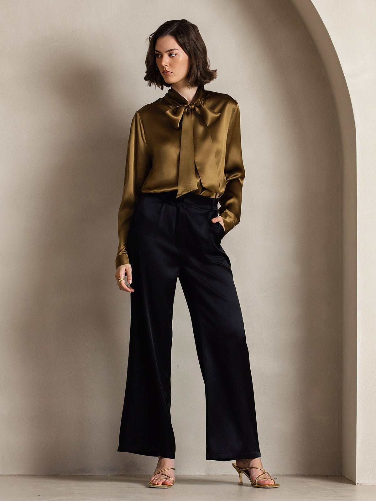 Pantalon de costume en soie classique et tendance