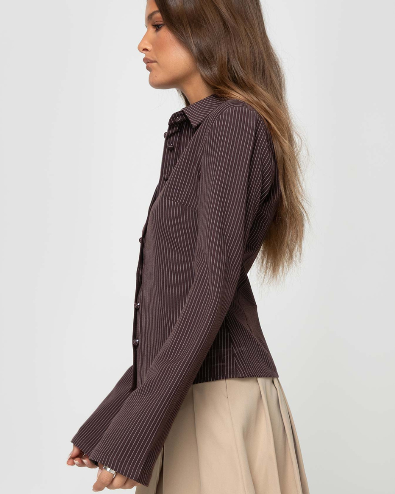CHEMISE CLASSIQUE À RAYURES FINES