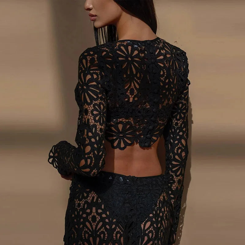 Ensemble en crochet fleuri avec jupe longue