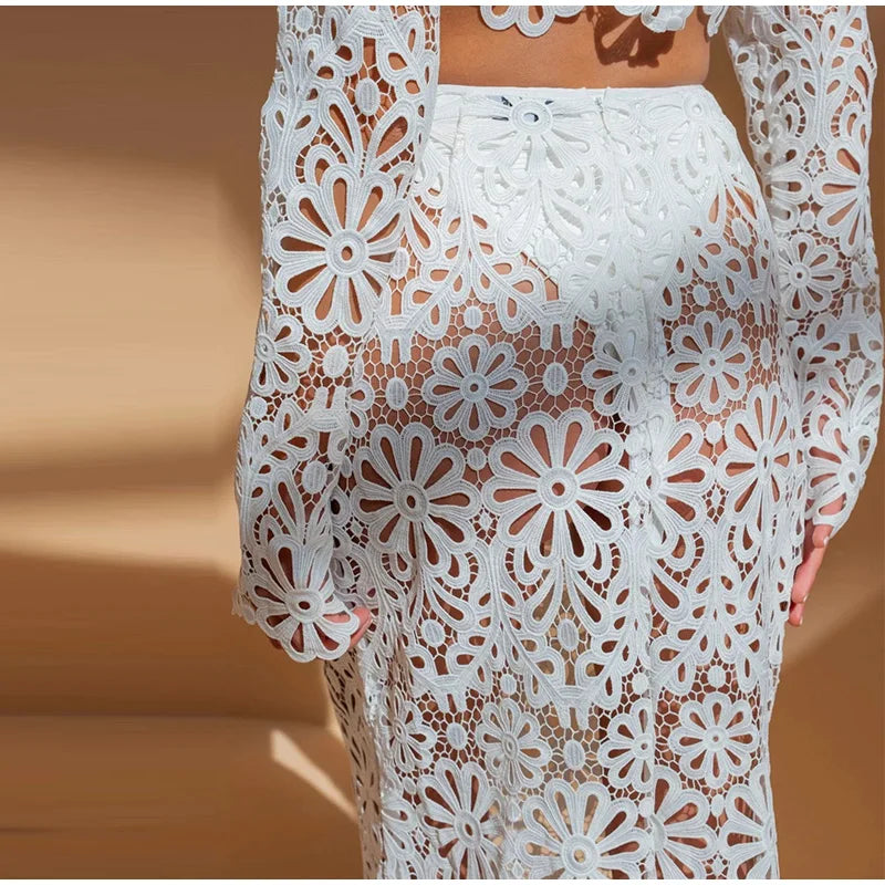 Ensemble en crochet fleuri avec jupe longue