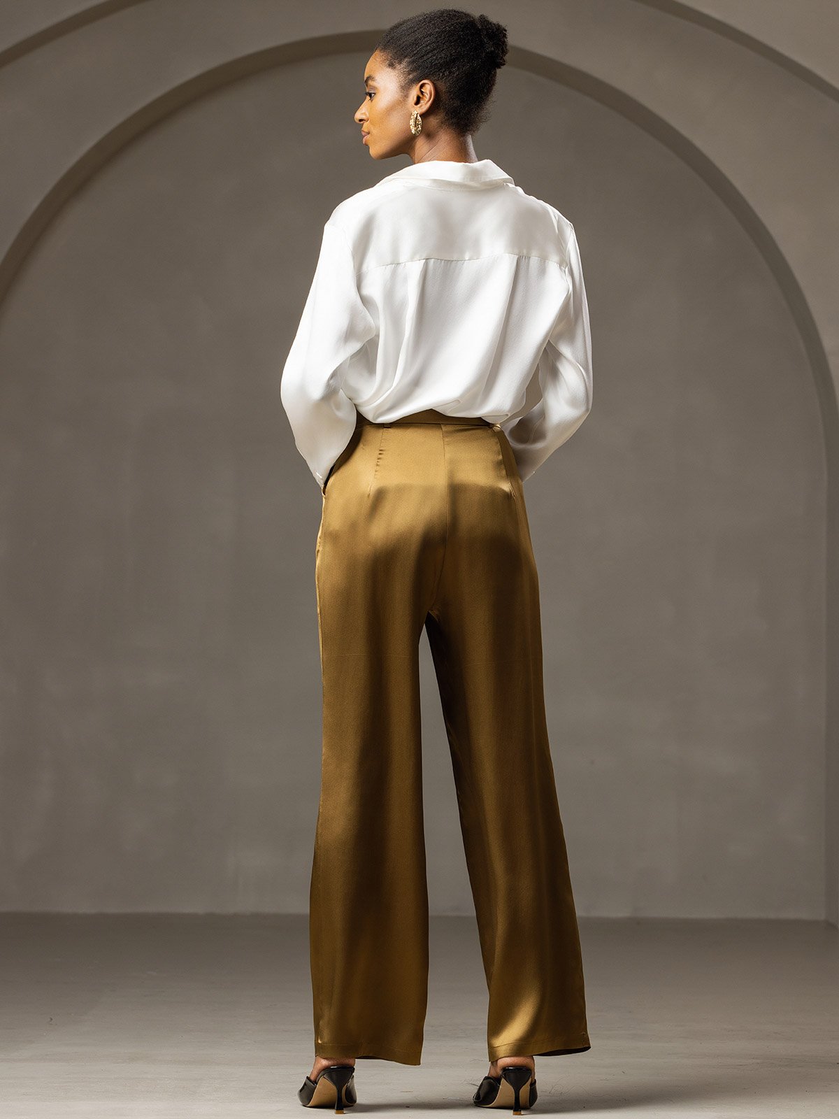 Pantalon de costume en soie classique et tendance