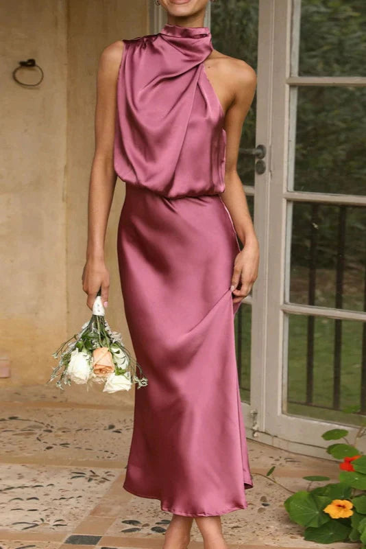 Robe longue en satin avec col licou
